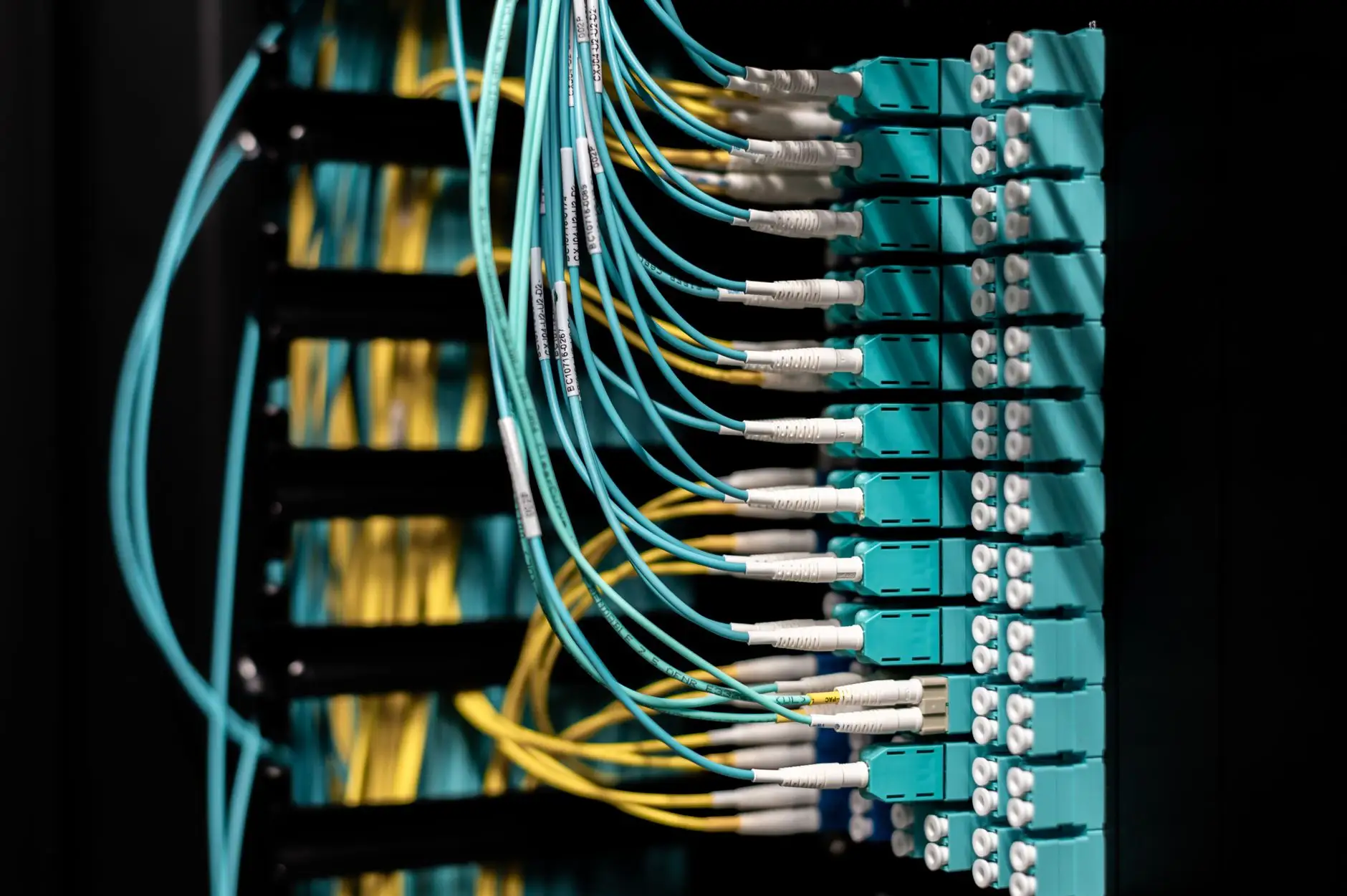 智能主机在酒店客控系统中的应用场景与布线方案解析正文配图 1