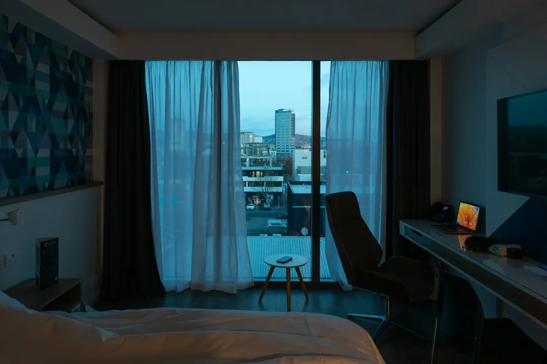 智能主机与智能音乐主机在酒店客房控制系统中的协同应用解析正文配图 2